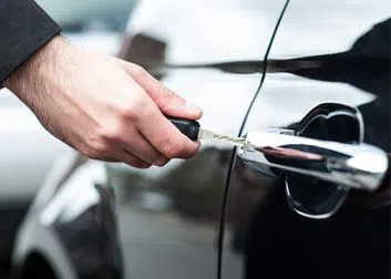 City Locksmith Services Cincinnati, OH 513-988-4015 - 3-Locksmith-26-Key-Service