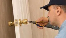 City Locksmith Services Cincinnati, OH 513-988-4015 - 6-Locks-Replace