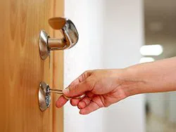 City Locksmith Services Cincinnati, OH 513-988-4015